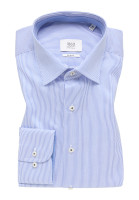 Chemise Eterna SLIM FIT TWILL bleu clair avec col Kent en coupe étroite