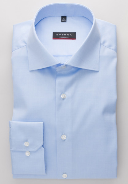 Chemise Eterna MODERN FIT TWILL bleu clair avec col Classic Kent en coupe moderne